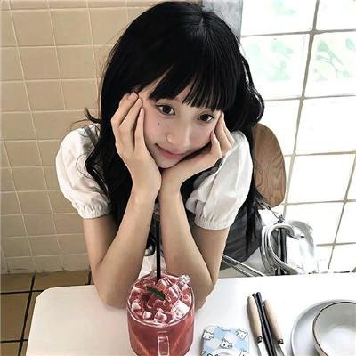 左撇子女人